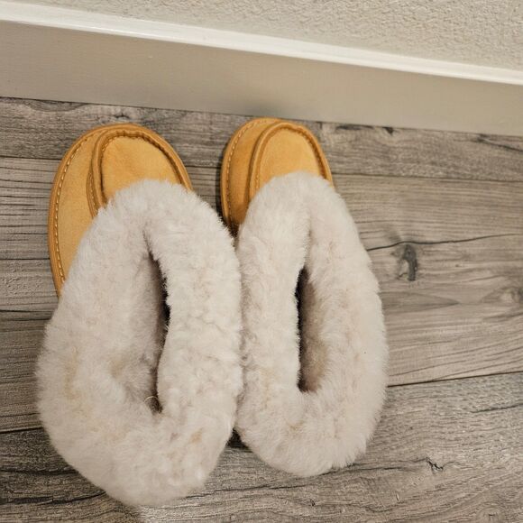 EAST PERRY Tan 100% Natural Sheepskin Slippers Woman Size 7 NWOT - Picture 3 of 7
